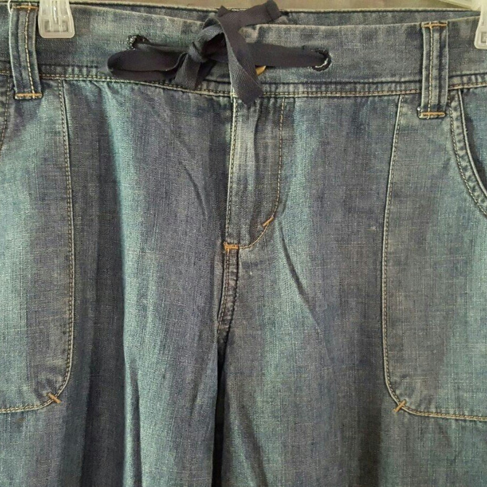 Women's Eddie Bauer Capris Size 6